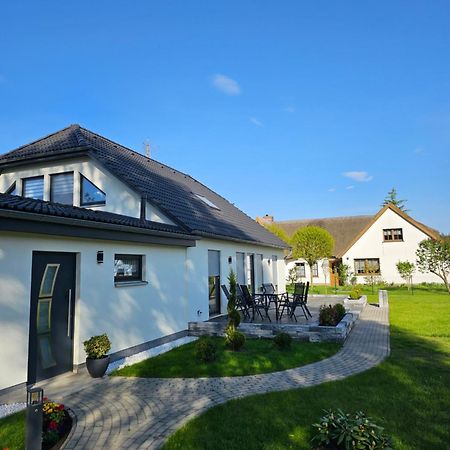 Haus Am Bodden Apartment Fuhlendorf  Екстериор снимка